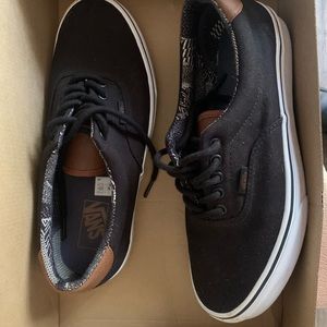 Black Vans shoes. Size 9.5